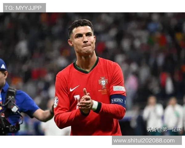 以大个足球球星成长历程为核心探寻绿茵场辉煌与挑战之路