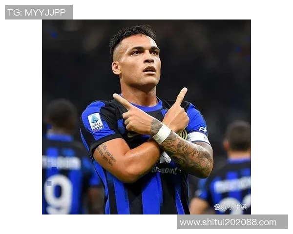 足球明星化身新手球员挑战赛,惊艳球场展现意外表现